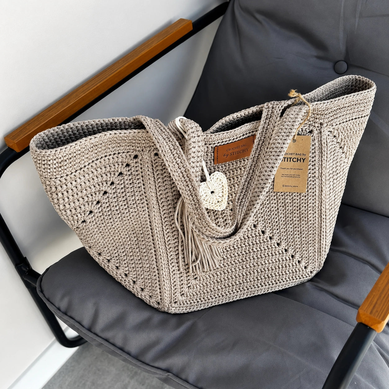 Granny Five Tote Häkelanleitung – Geräumige Granny-Square-Tasche als PDF
