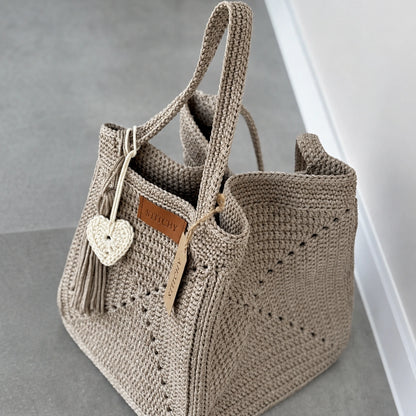 Granny Five Tote Häkelanleitung – Geräumige Granny-Square-Tasche als PDF