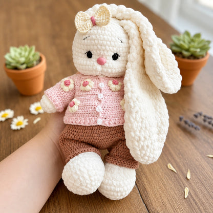 Häschen Bella + Outfit PDF-Häkelanleitung – 2 Anleitungen in 1