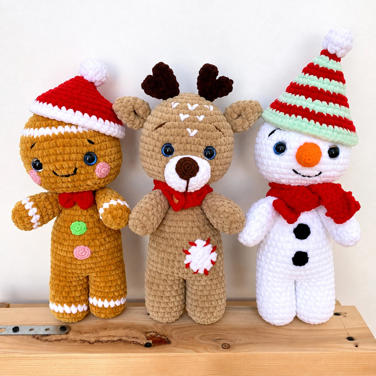 Häkelanleitung Rentier, Lebkuchenmann & Schneemann – Weihnachts-Amigurumi 3er-Set (PDF)