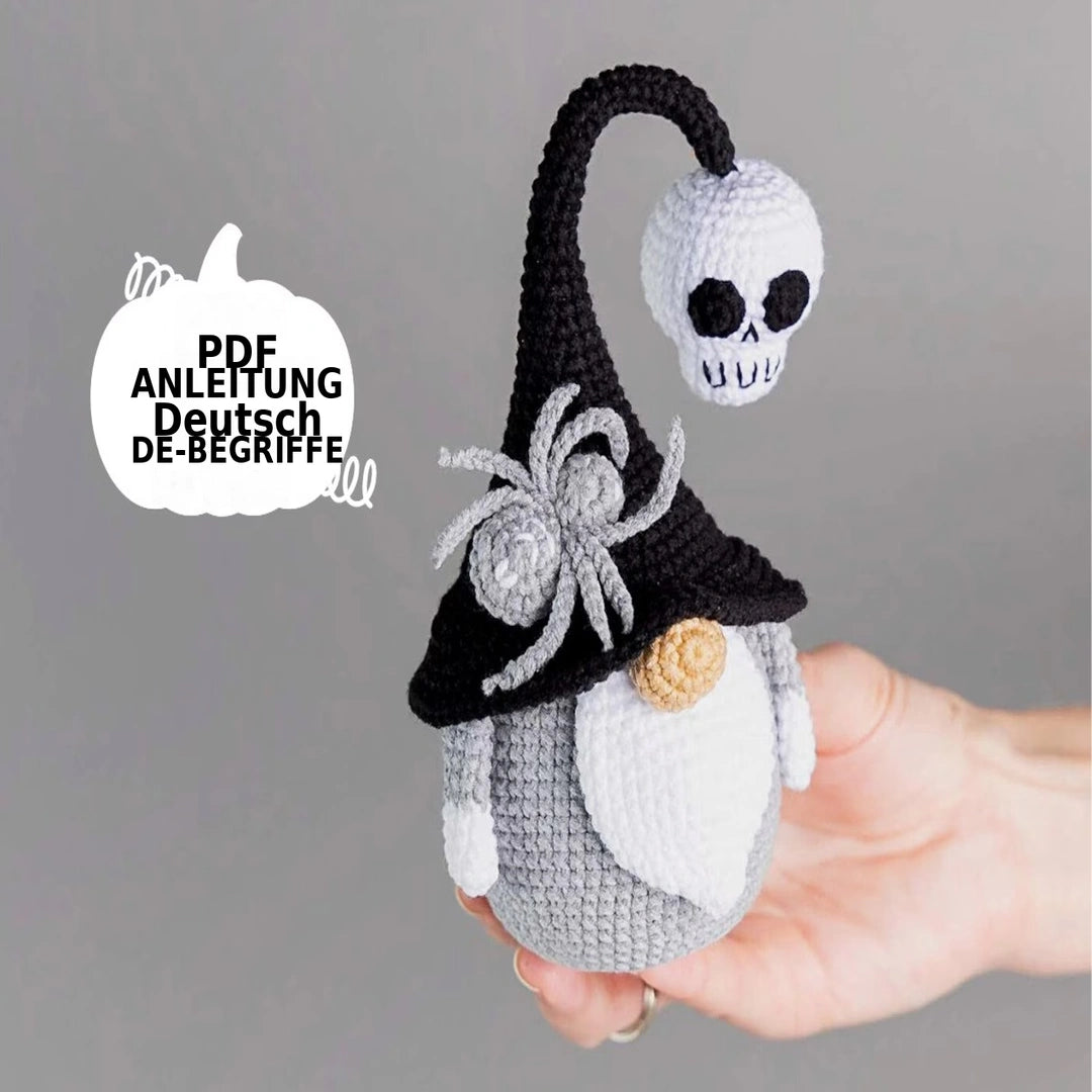 Halloween-Gnom mit Totenkopf & Spinne – Häkelanleitung PDF